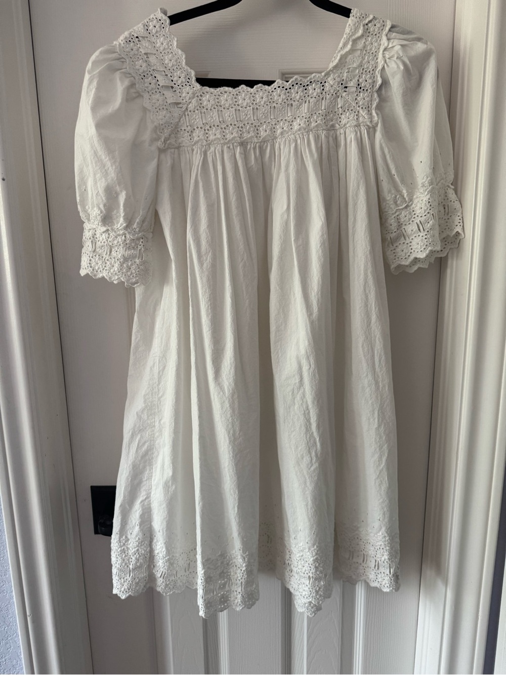 DOEN White Eyelet Cotton Dress – Size M